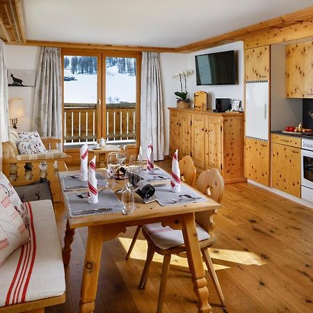 Hotel Walserhuus Sertig Sertig Döfli エクステリア 写真