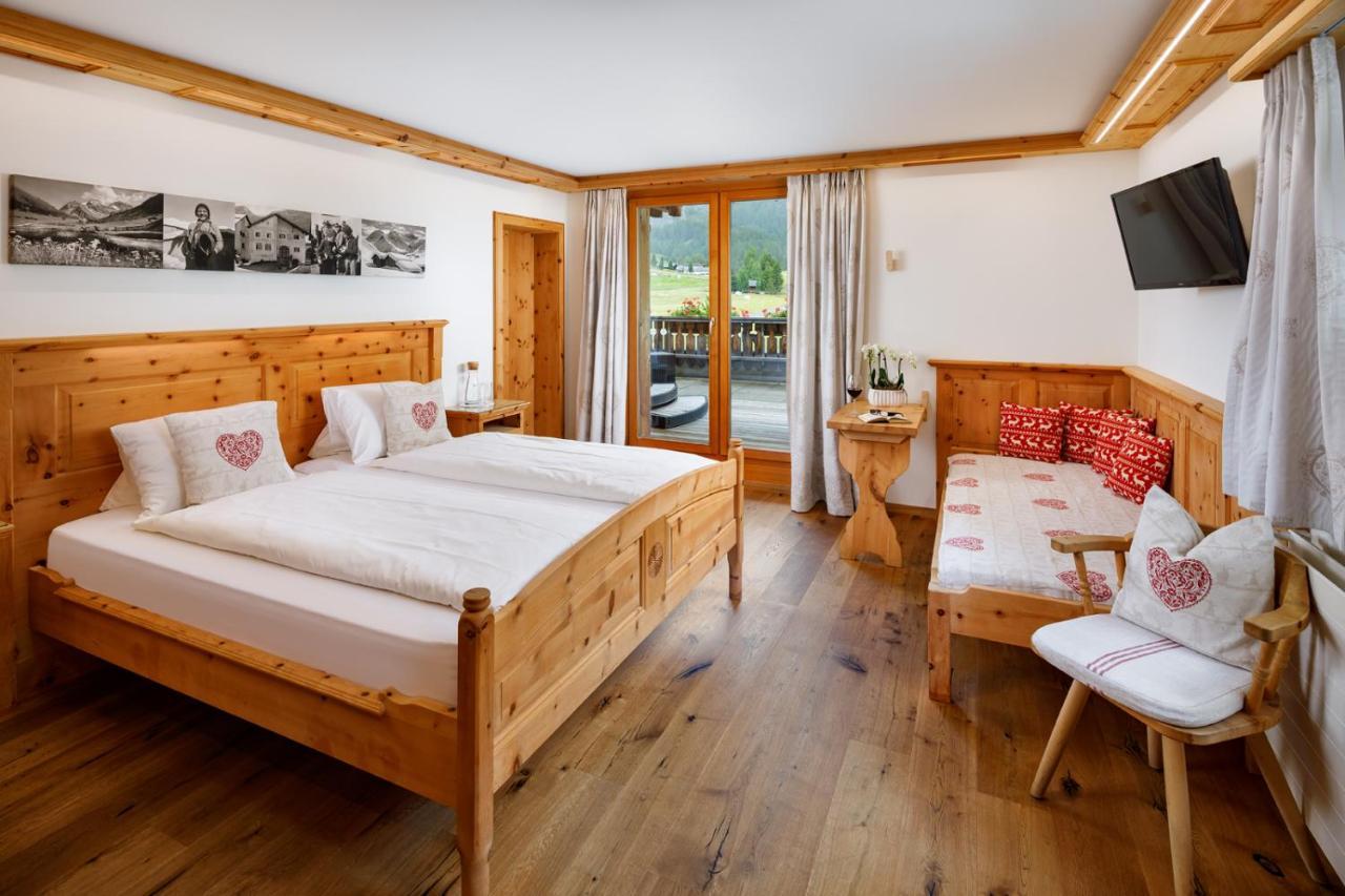Hotel Walserhuus Sertig Sertig Döfli エクステリア 写真