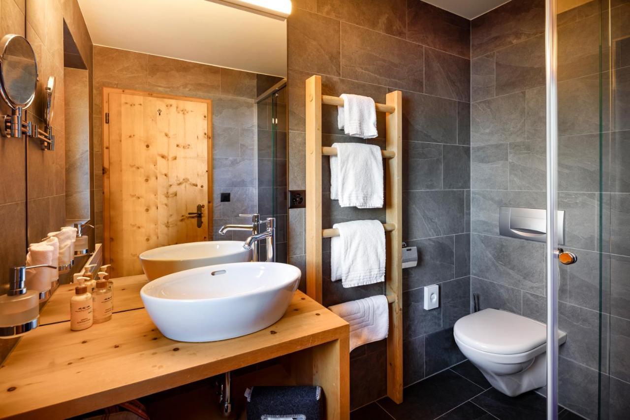 Hotel Walserhuus Sertig Sertig Döfli エクステリア 写真
