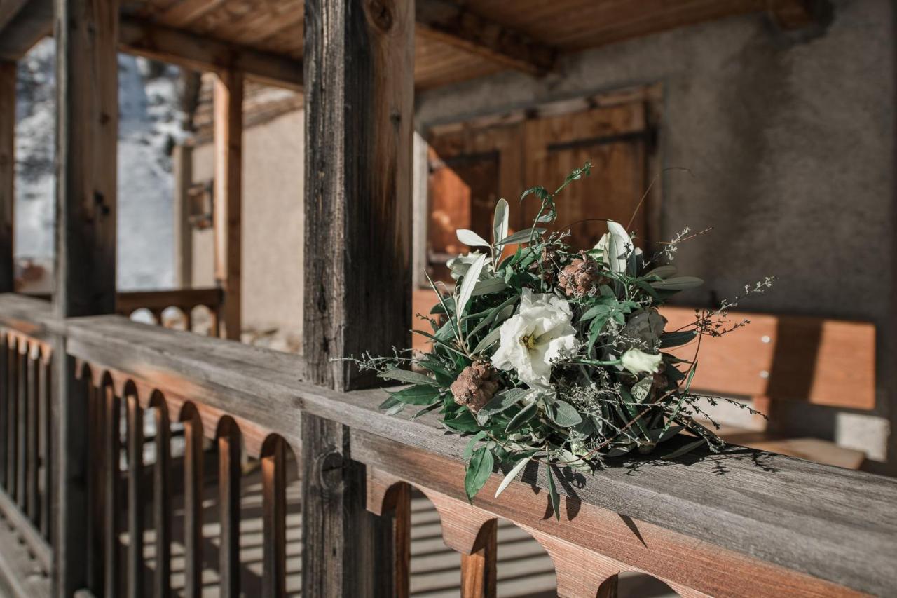 Hotel Walserhuus Sertig Sertig Döfli エクステリア 写真
